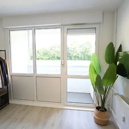 Appartement Modernes 2-raum Fuer 4 Personen Mit Balkon, Vollausgestatteter Kueche Und Balkon *