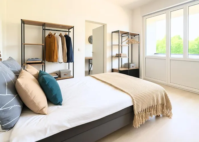 Modernes 2-raum Fuer 4 Personen Mit Balkon, Vollausgestatteter Kueche Und Balkon * Halle (Saale)