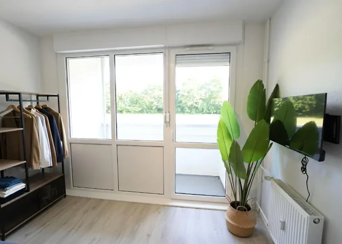 Lägenhet Modernes 2-raum Fuer 4 Personen Mit Balkon, Vollausgestatteter Kueche Und Balkon *